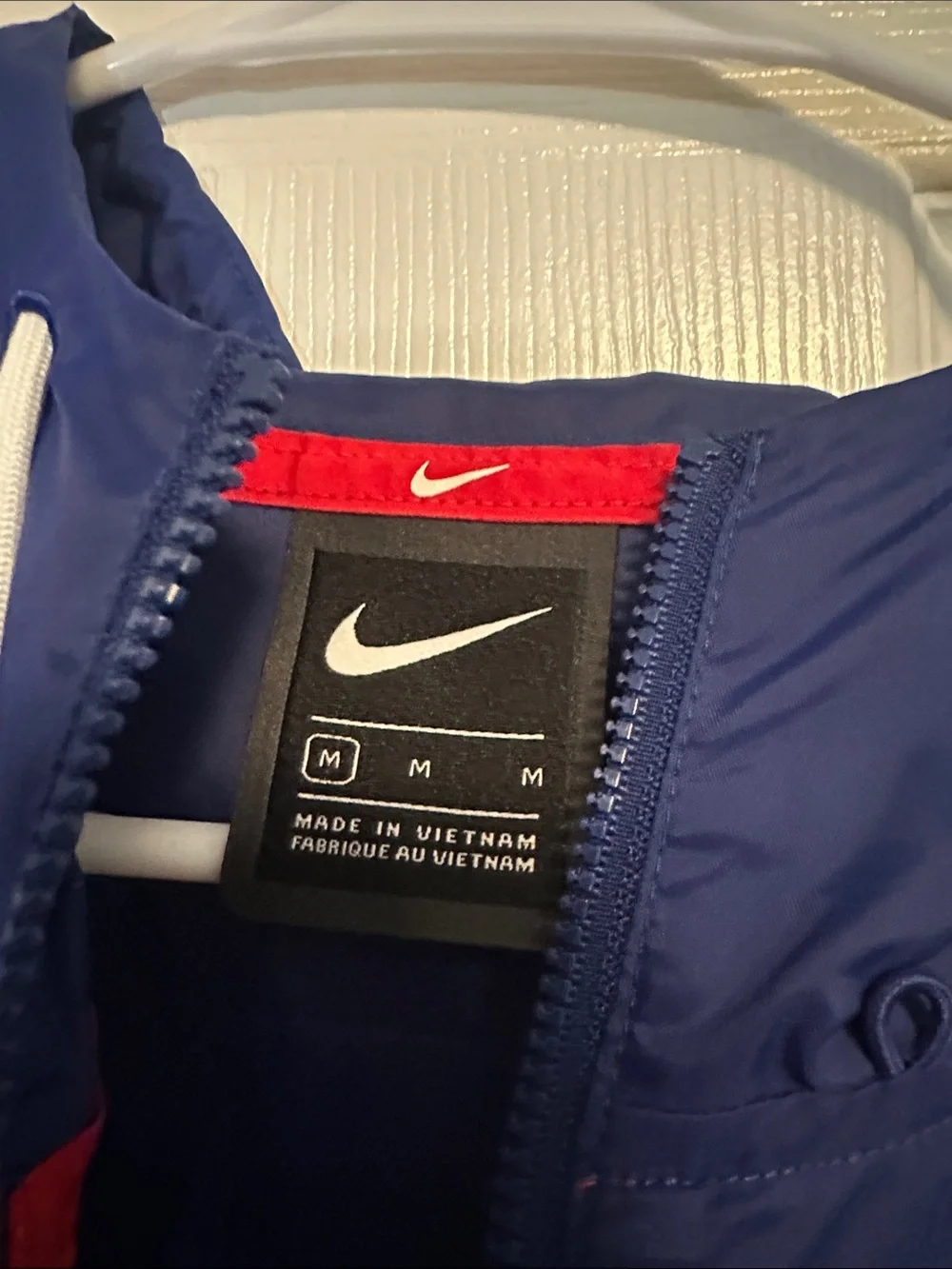 Nike Blue Hooded Women’s Windbreaker with USA Olympic Patch Medium - Picture 2 of 2